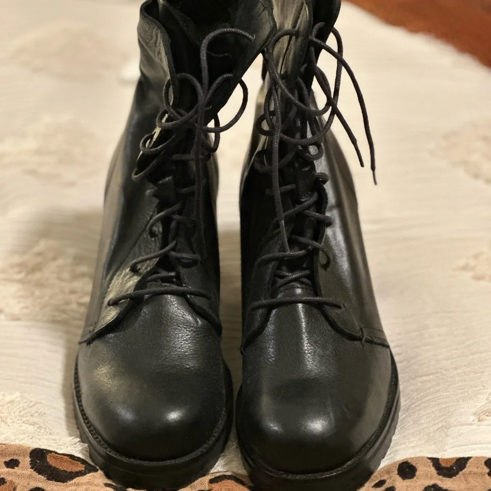 Frye Black Lace Up Leather Boots - Picture 4 of 9